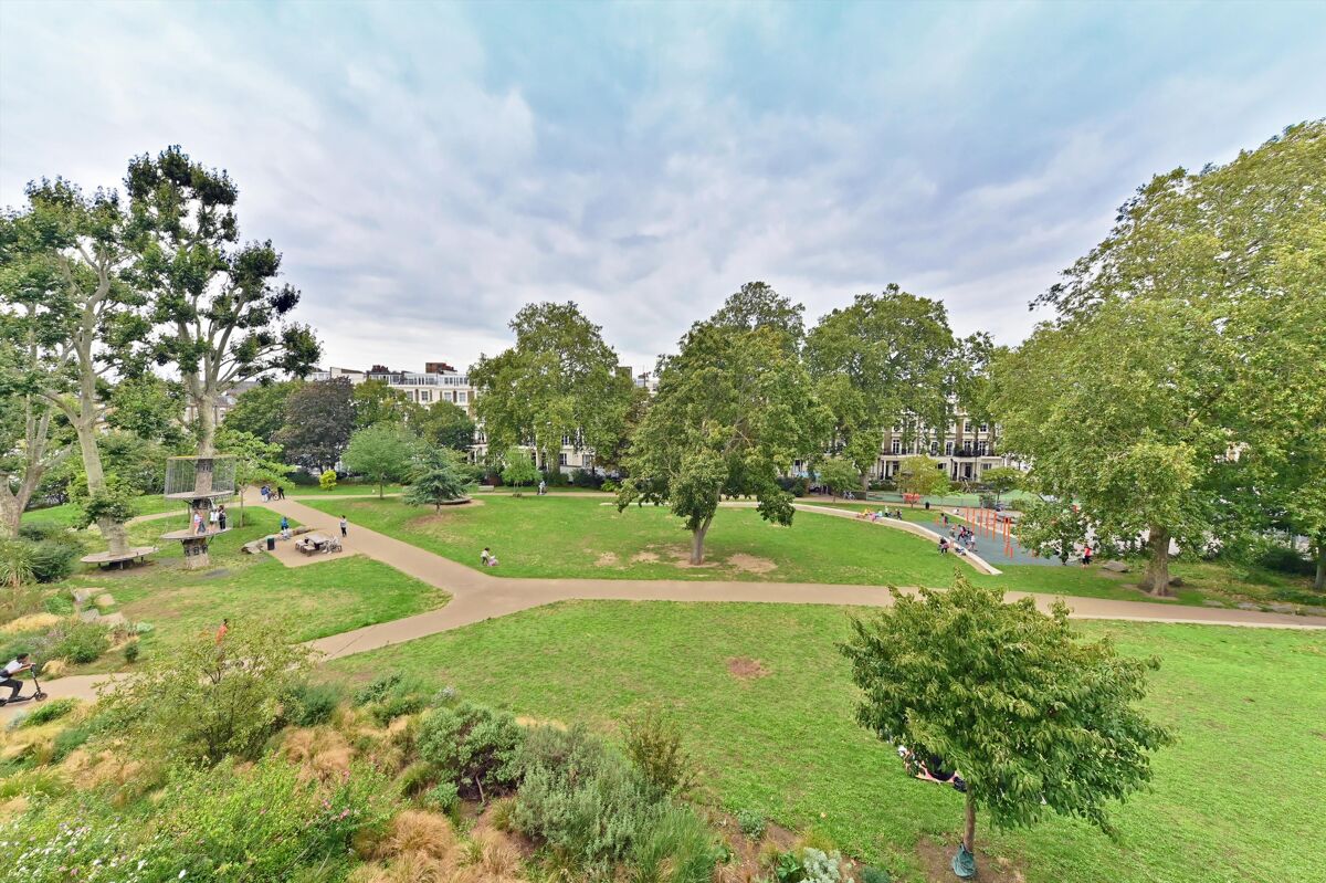 flat to rent in Arundel Square, Blackthorn Avenue, Islington, N7