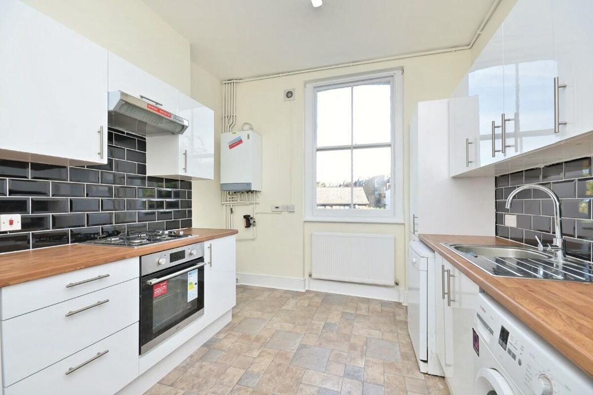 to rent in Copenhagen Street, Islington, London, N1