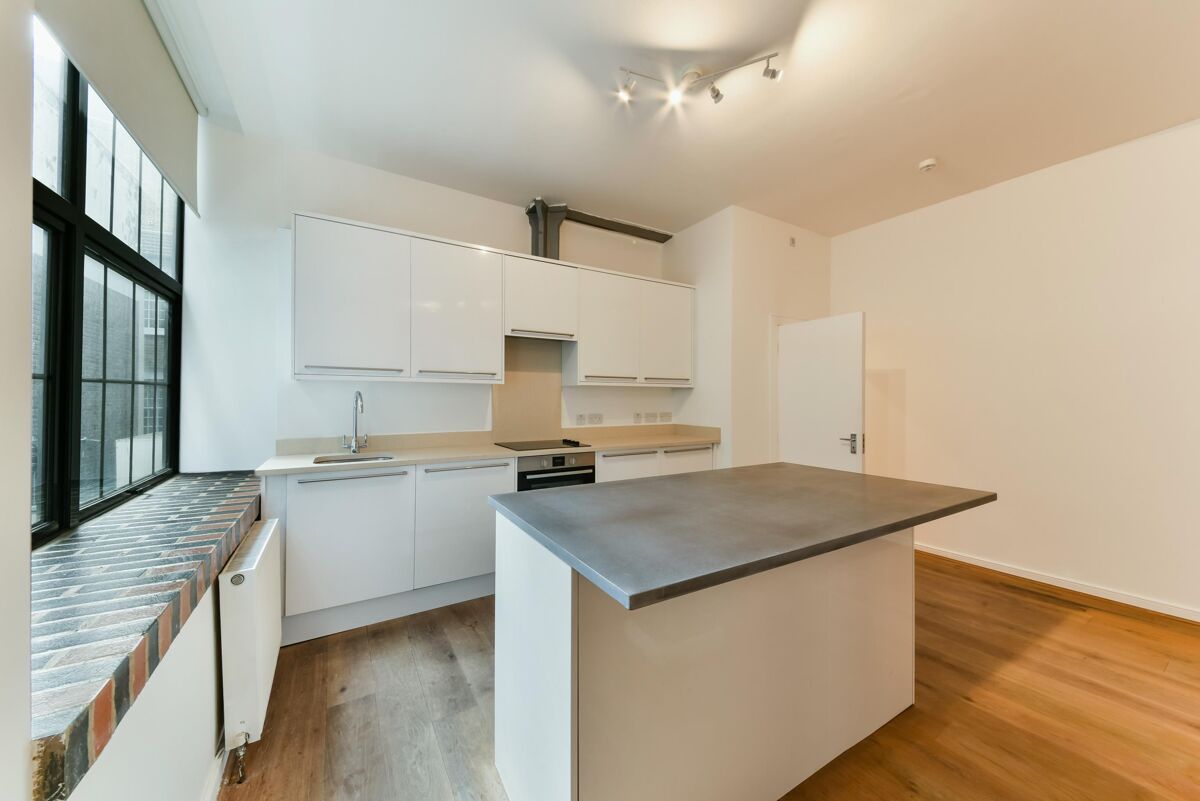 flat to rent in Clerkenwell Road, London, EC1M ISQ012111112 Knight