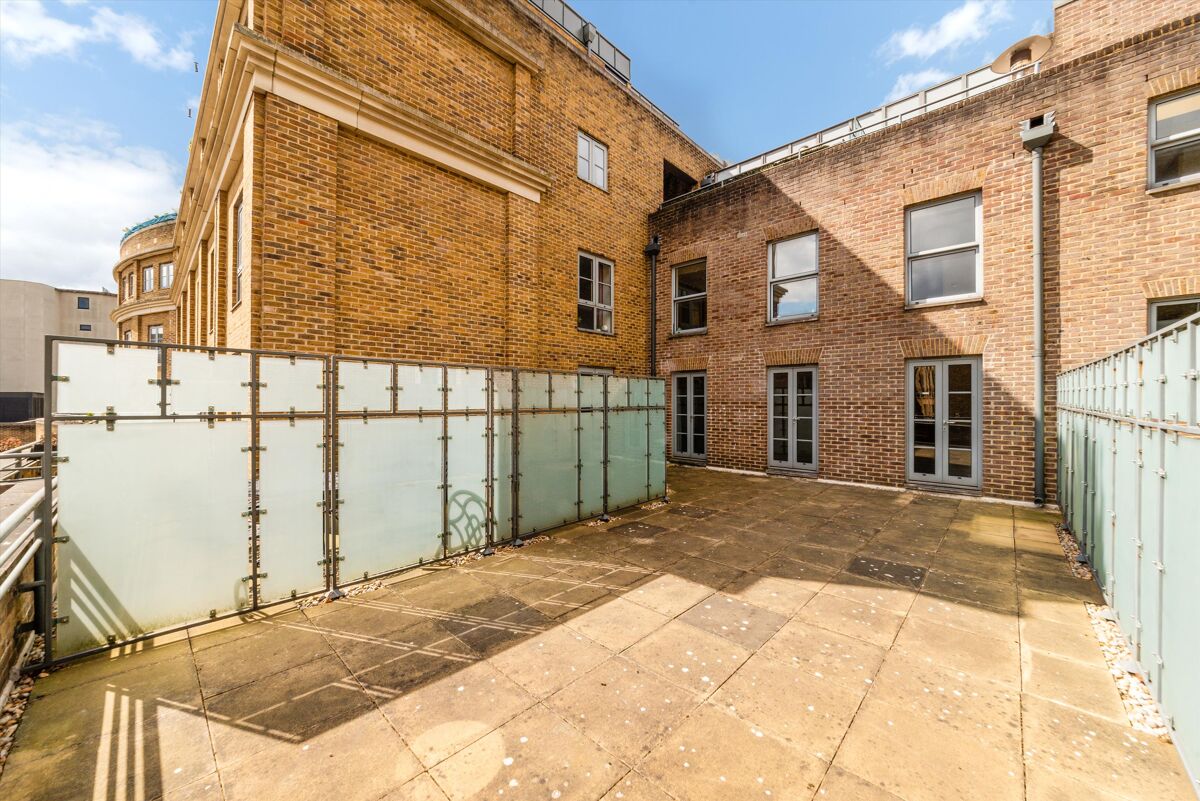 flat to rent in Angel on the Green, Islington, London, N1