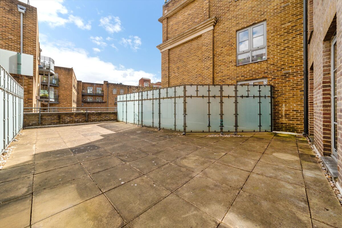 flat to rent in Angel on the Green, Islington, London, N1