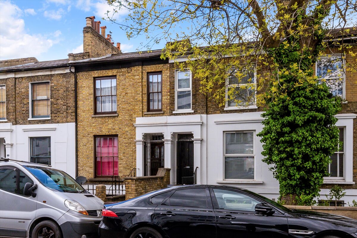 flat to rent in Ridley Road, London, E8 ISQ012152834 Knight Frank