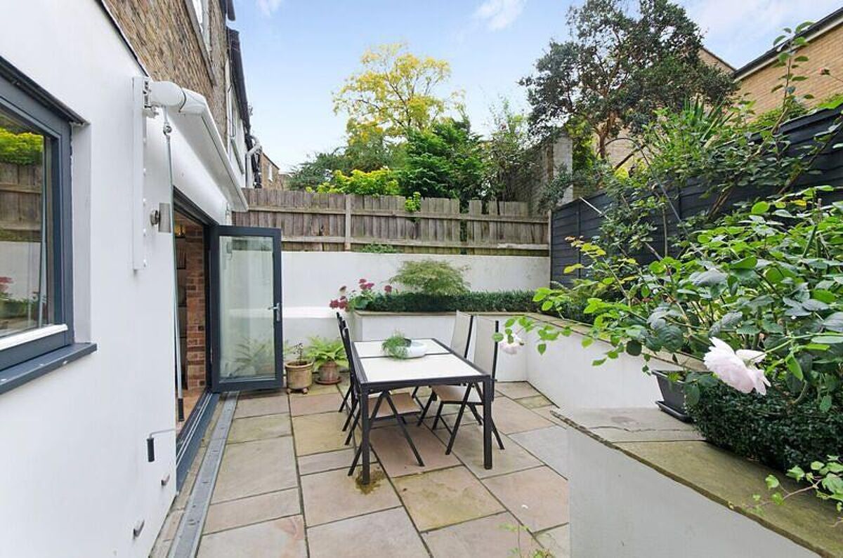 flat to rent in Southgate Road, Islington, London, N1 ISQ012155700