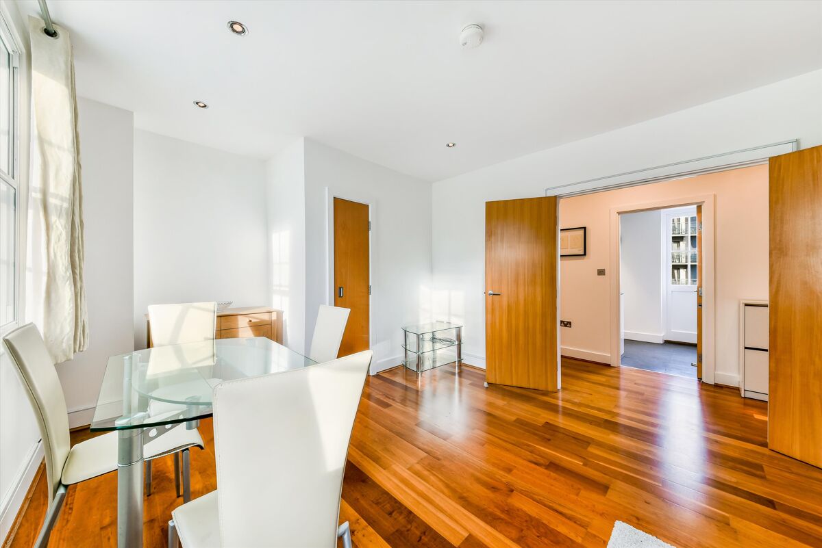 flat to rent in St. John Street, London, EC1V ISQ012195291 Knight Frank