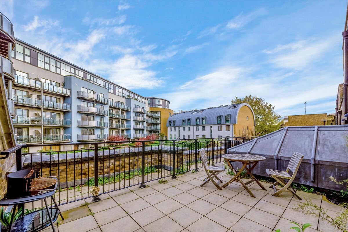 flat to rent in St. John Street, London, EC1V ISQ012195291 Knight Frank