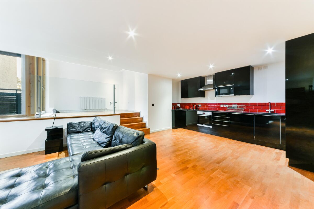 flat to rent in Gainsborough Studios South, Poole Street, London