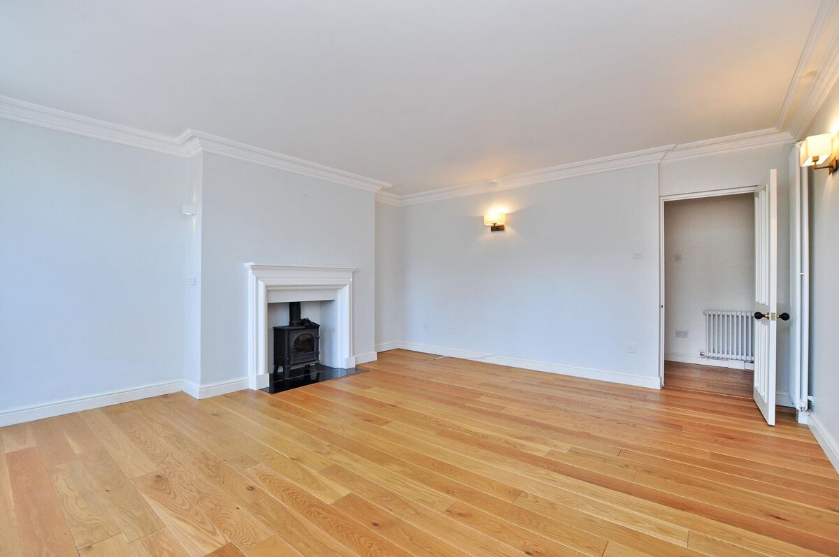 flat to rent in Highbury Crescent, Islington, London, N5 - ISQ012270450 ...