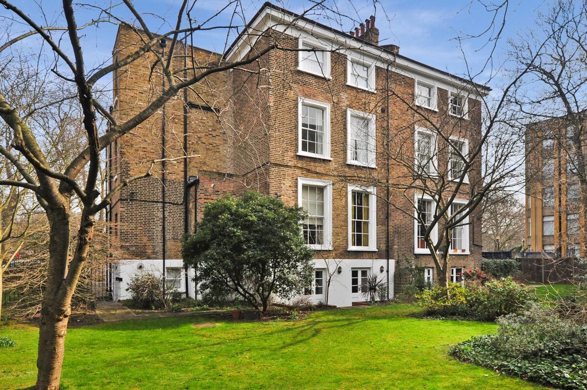 flat to rent in Highbury Crescent, Islington, London, N5 ISQ012270450