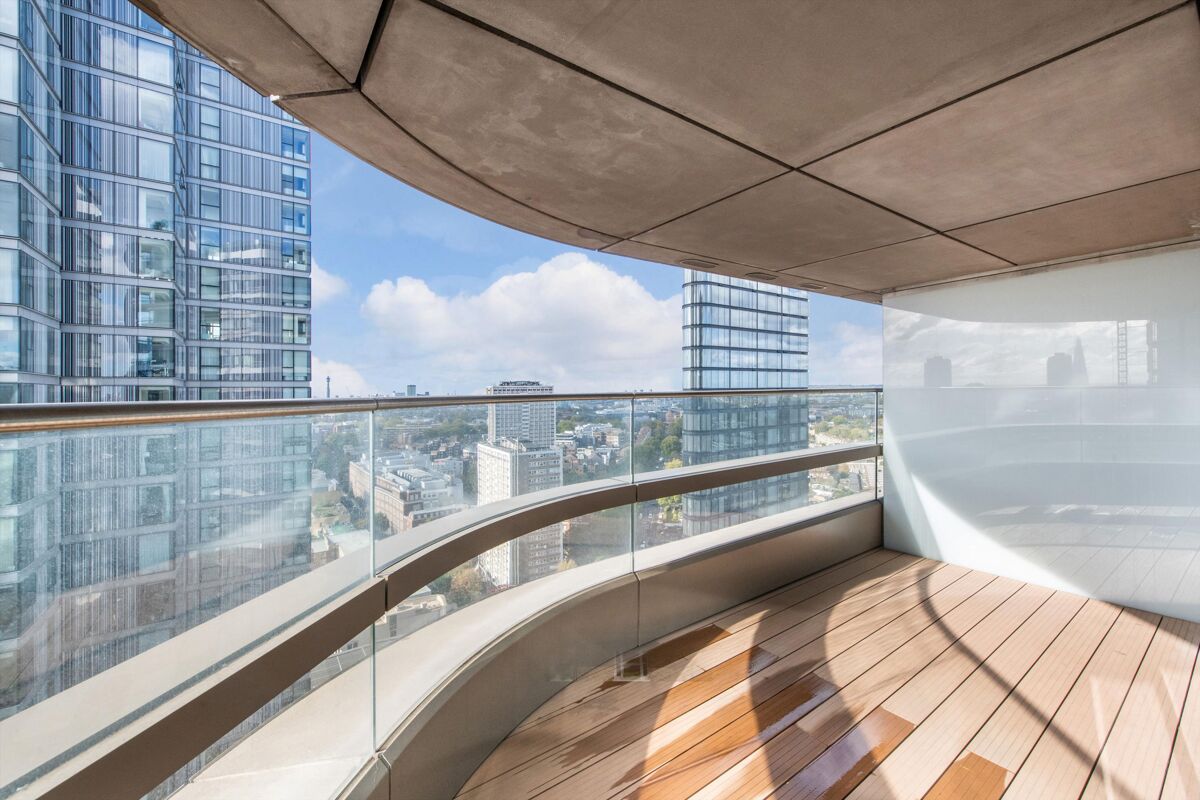 flat to rent in Canaletto Tower, City Road, Islington, London, EC1V