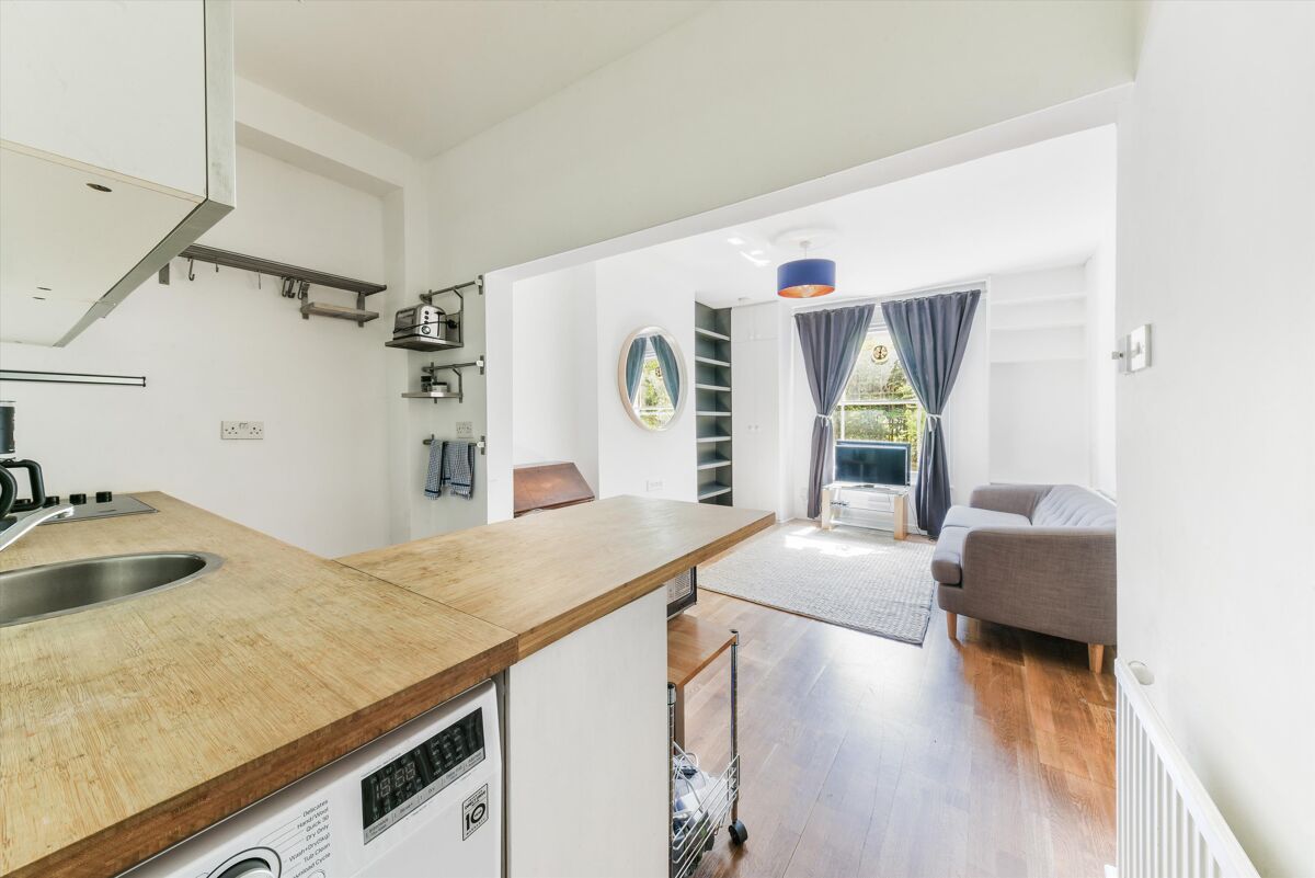 flat to rent in Axminster Road, London, N7 ISQ012338269 Knight Frank