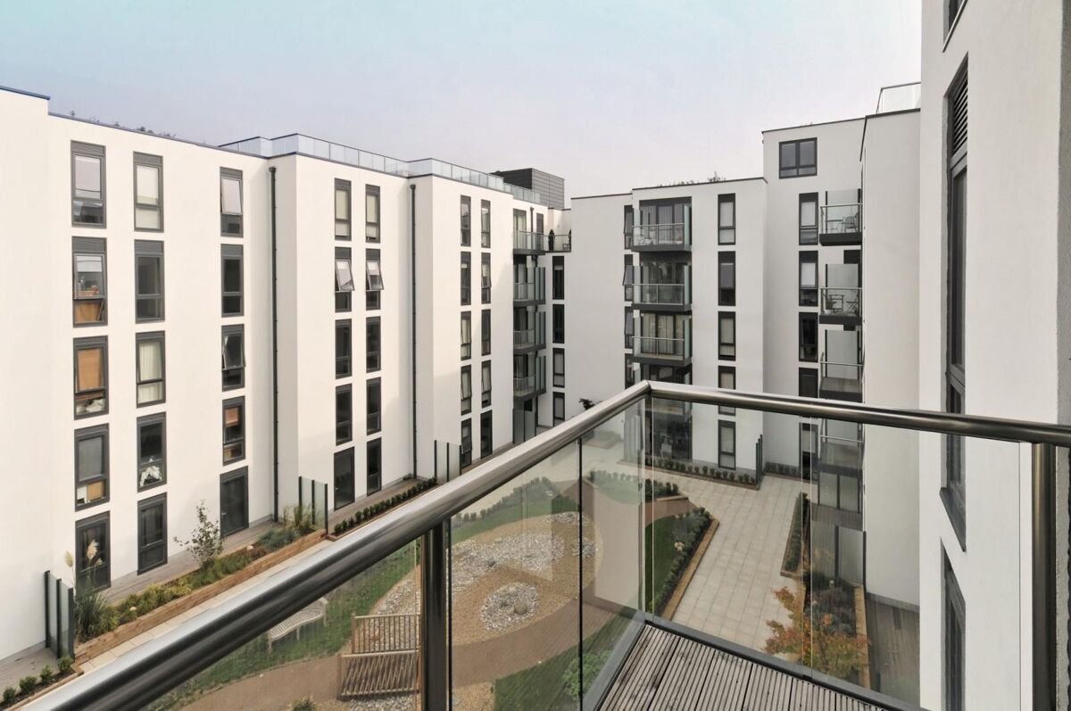 flat to rent in Worcester Point, Central Street, Islington, EC1V ISQ012423372 Knight Frank