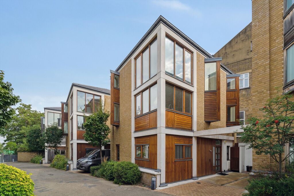 Image of Robinswood Mews, London, N5
