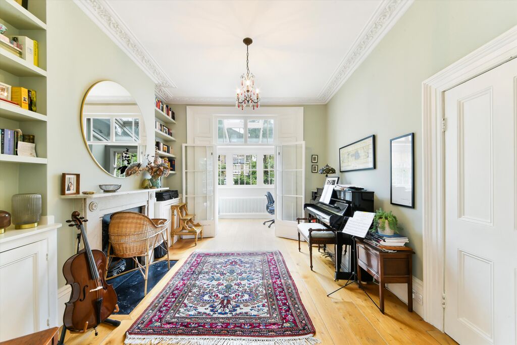 Image of Thornhill Square, London, N1.