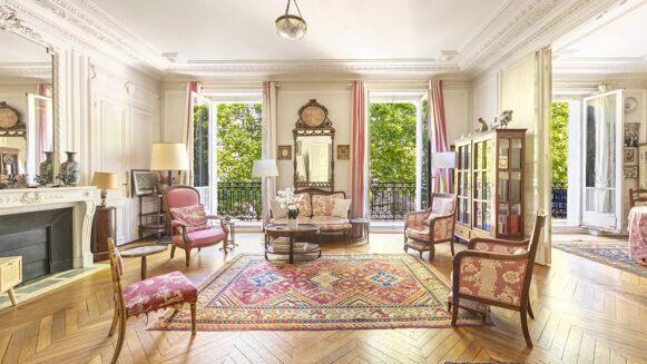 Picture of 5 bedroom apartment for sale.