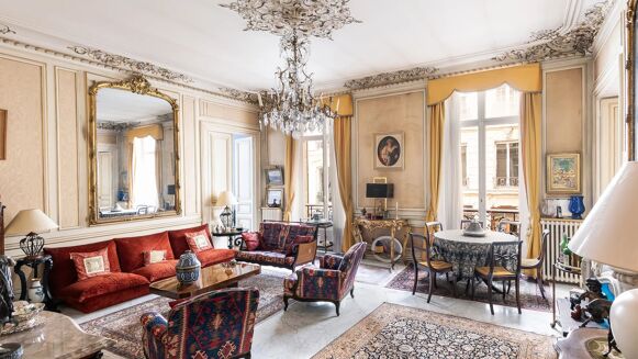 Picture of 5 bedroom apartment for sale.