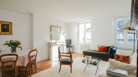 Picture of 1 bedroom apartment for sale.