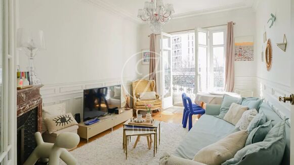 Picture of 3 bedroom apartment for sale.