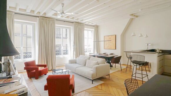 Picture of 1 bedroom apartment for sale.