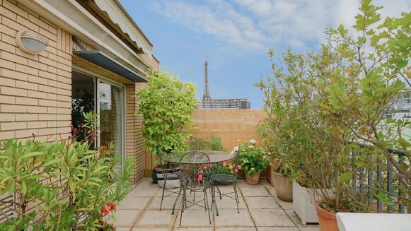 Picture of 2 bedroom apartment for sale.