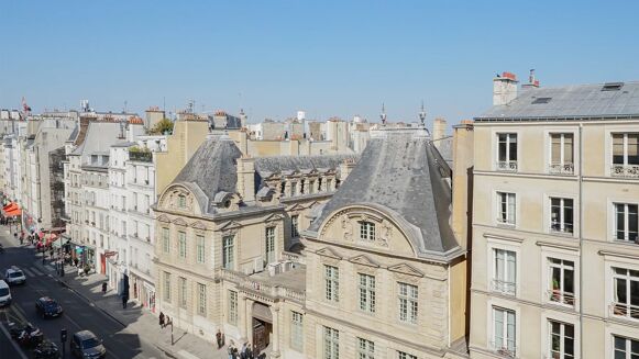 Picture of 1 bedroom apartment for sale.