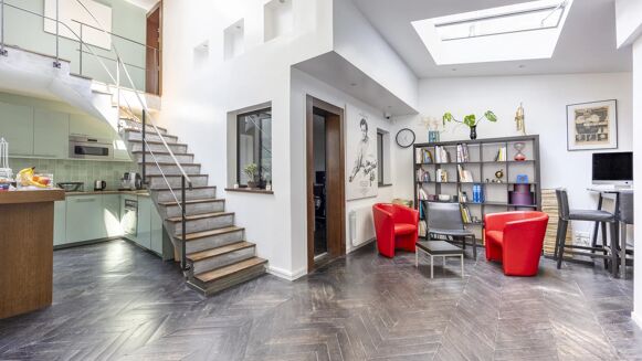 Picture of Office for sale.