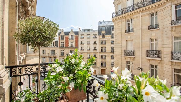 Picture of 2 bedroom apartment for sale.