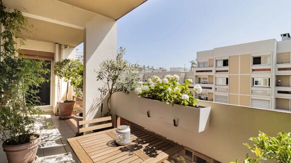 Picture of 2 bedroom apartment for sale.