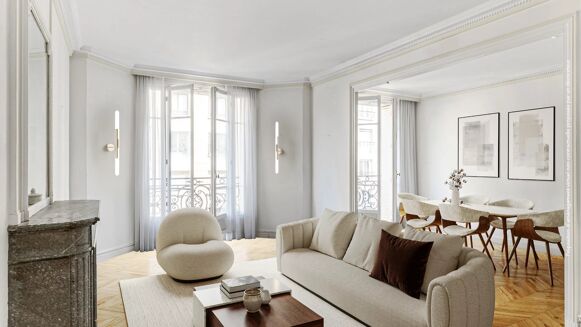 Picture of 4 bedroom apartment for sale.