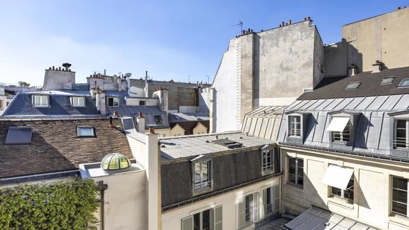 Picture of 1 bedroom apartment for sale.