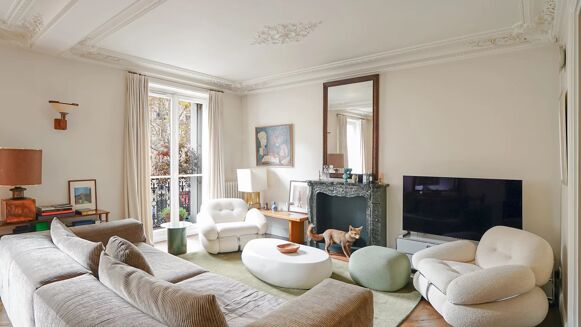 Picture of 1 bedroom apartment for sale.