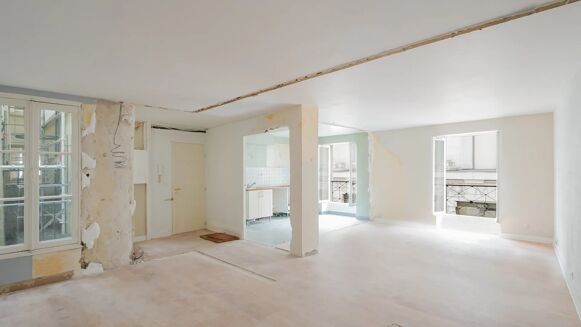 Picture of 4 bedroom apartment for sale.