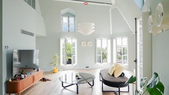 Picture of 4 bedroom apartment for sale.