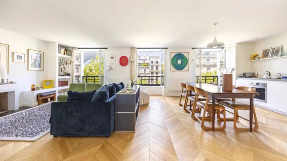 Picture of 2 bedroom apartment for sale.