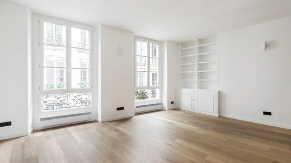 Picture of 1 bedroom apartment for sale.