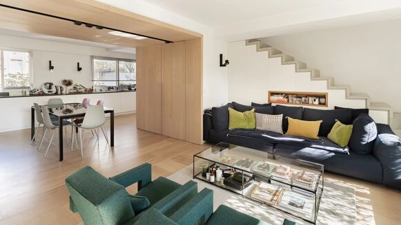 Picture of 4 bedroom apartment for sale.