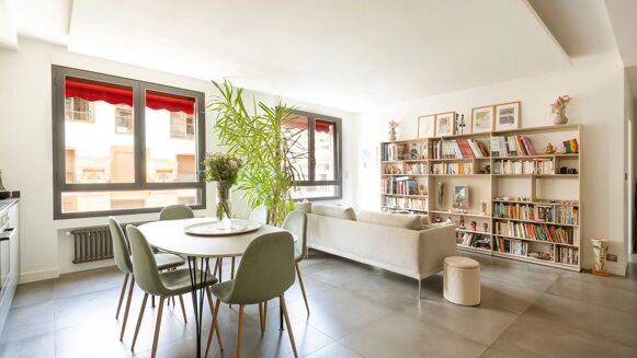 Picture of 3 bedroom apartment for sale.