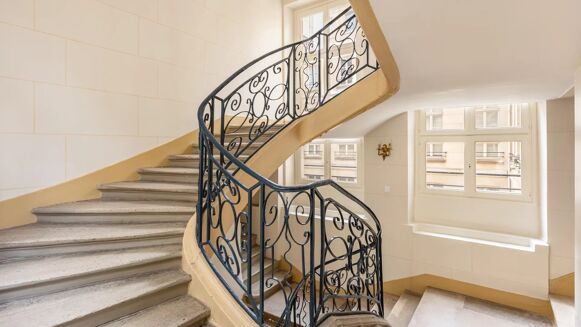 Picture of 1 bedroom apartment for sale.