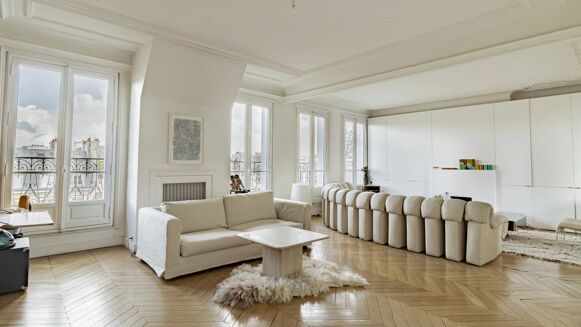 Picture of 3 bedroom apartment for sale.