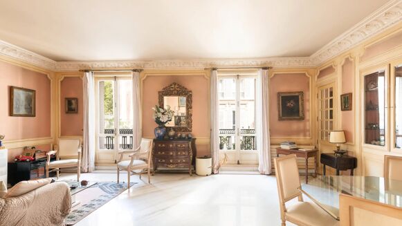 Picture of 3 bedroom apartment for sale.