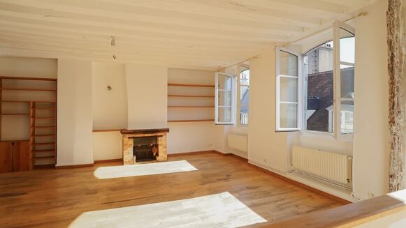 Picture of 1 bedroom apartment for sale.