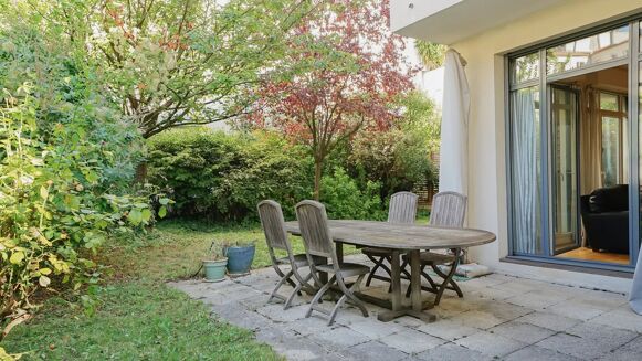 Picture of 4 bedroom apartment for sale.