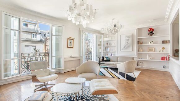 Picture of 4 bedroom apartment for sale.