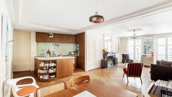 Picture of 3 bedroom apartment for sale.