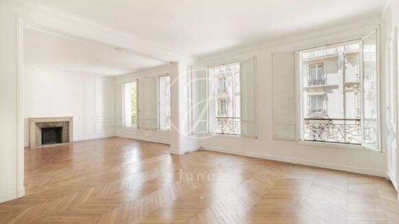 Picture of 3 bedroom apartment for sale.