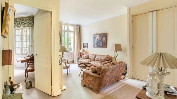 Picture of 2 bedroom apartment for sale.