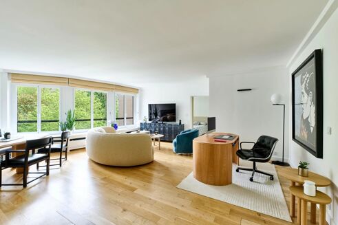 Picture of 1 bedroom apartment for sale.