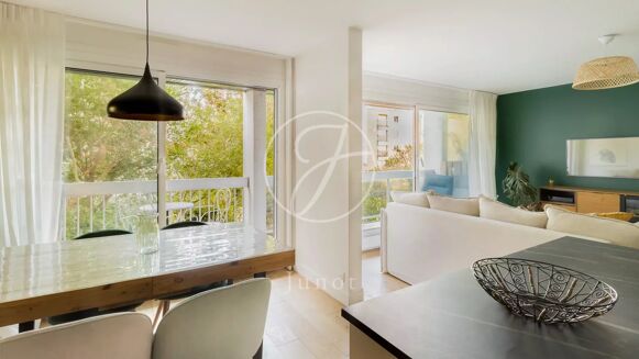 Picture of 2 bedroom apartment for sale.