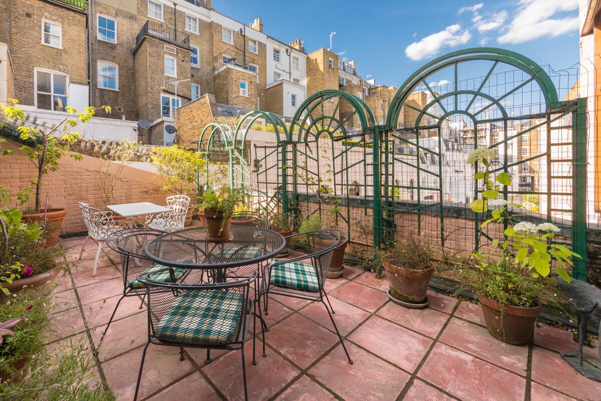 house for sale in Craven Hill Mews, Bayswater, London, W2