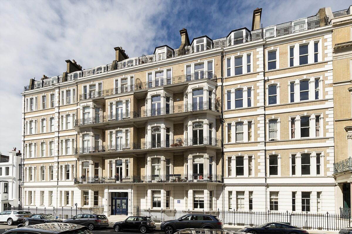 flat for sale in Hale House, De Vere Gardens, Kensington, London, W8 KEN012060105 Knight Frank