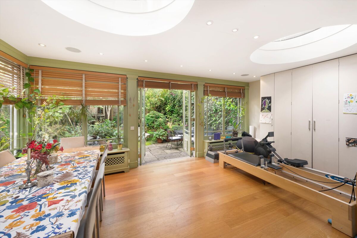 house for sale in Campden Hill Gardens, London, W8 KEN012068595